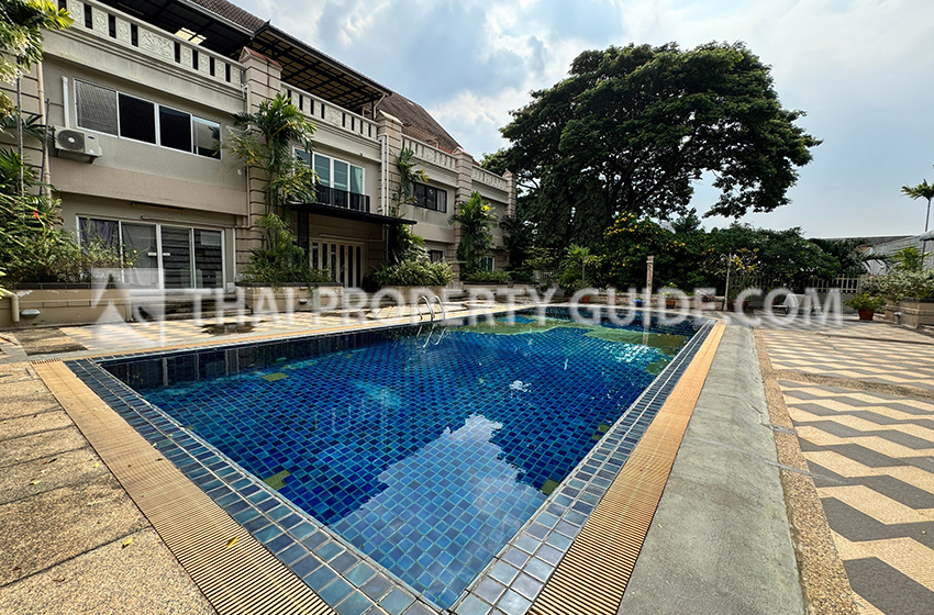 Townhouse in Sukhumvit 